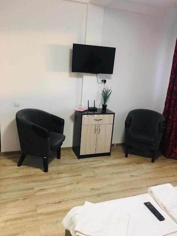Casa Famous Apartment Iasi Bagian luar foto