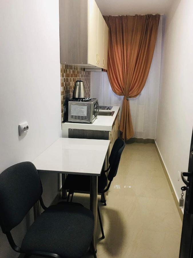 Casa Famous Apartment Iasi Bagian luar foto